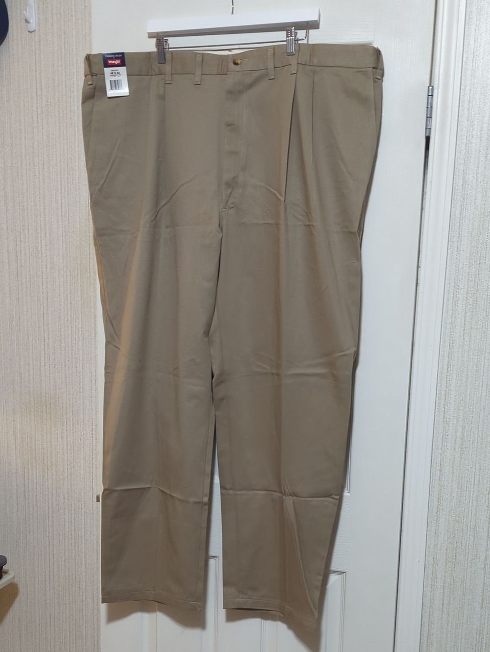 Wrangler Men's Straight Leg Chinos in Tan